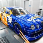 V8 STAR mit frei programmierbarem MoTeC M48 Motorsteuergerät auf dem Allrad-Scheitelrollen-Prüfstand der Herrmann Motorenentwicklung GmbH