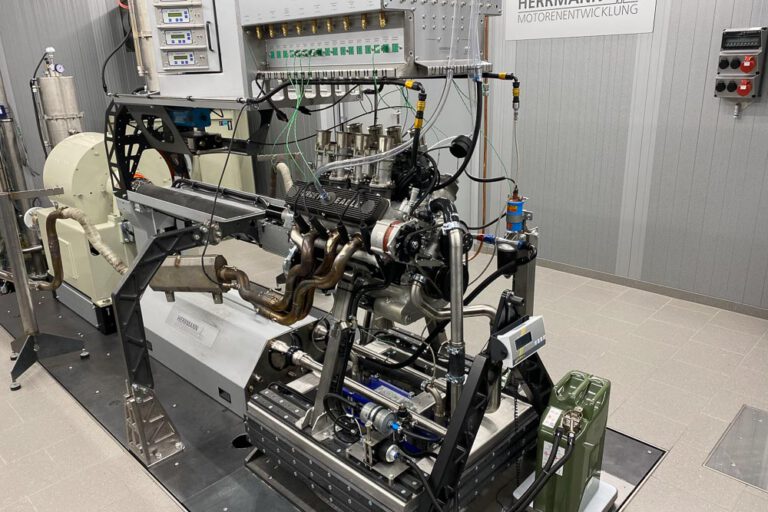 Inbetriebnahme eines neu aufgebauten Ford 289cui V8 Motors auf dem Stationären Prüfstand, Herrmann Motorenentwicklung GmbH
