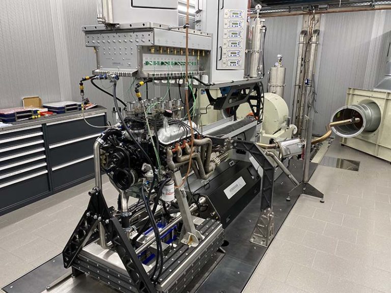 Abstimmung eines neu aufgebauten Ford 427 Windsor V8 Motors auf dem Stationären Prüfstand der Herrmann Motorenentwicklung GmbH