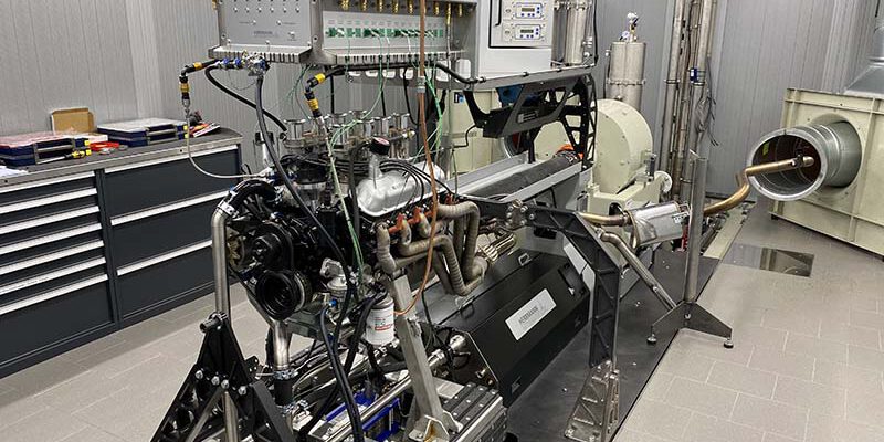 Abstimmung eines neu aufgebauten Ford 427 Windsor V8 Motors auf dem Stationären Prüfstand der Herrmann Motorenentwicklung GmbH